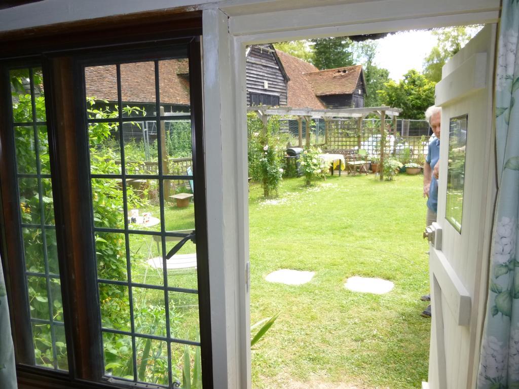 Church Hall Farm Bed And Breakfast Broxted Szoba fotó