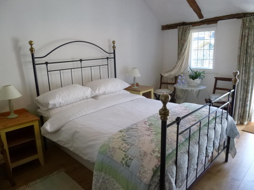 Church Hall Farm Bed And Breakfast Broxted Szoba fotó